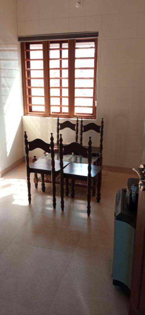 Sivaranjini Tourist Villa Guruvayur Exterior photo