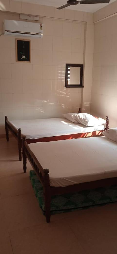 Sivaranjini Tourist Villa Guruvayur Exterior photo